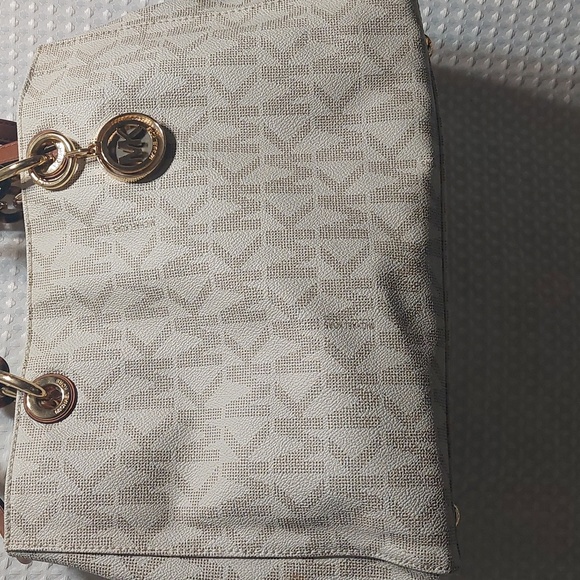 Michael Kors Signature Print Arielle Satchel- Vanilla - Picture 5 of 5